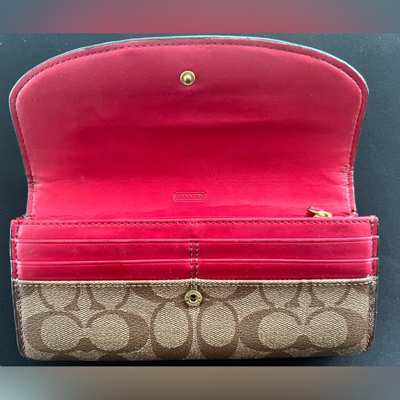 Signature Canvas Wallet with Snap Closer - Picture 3 of 3